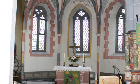 Chorraum-der-Jakobskirche in Langenstein